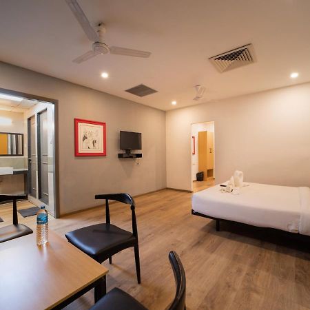 Hotel The Park Infinity Surat Esterno foto