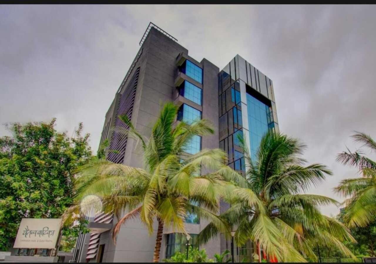 Hotel The Park Infinity Surat Esterno foto