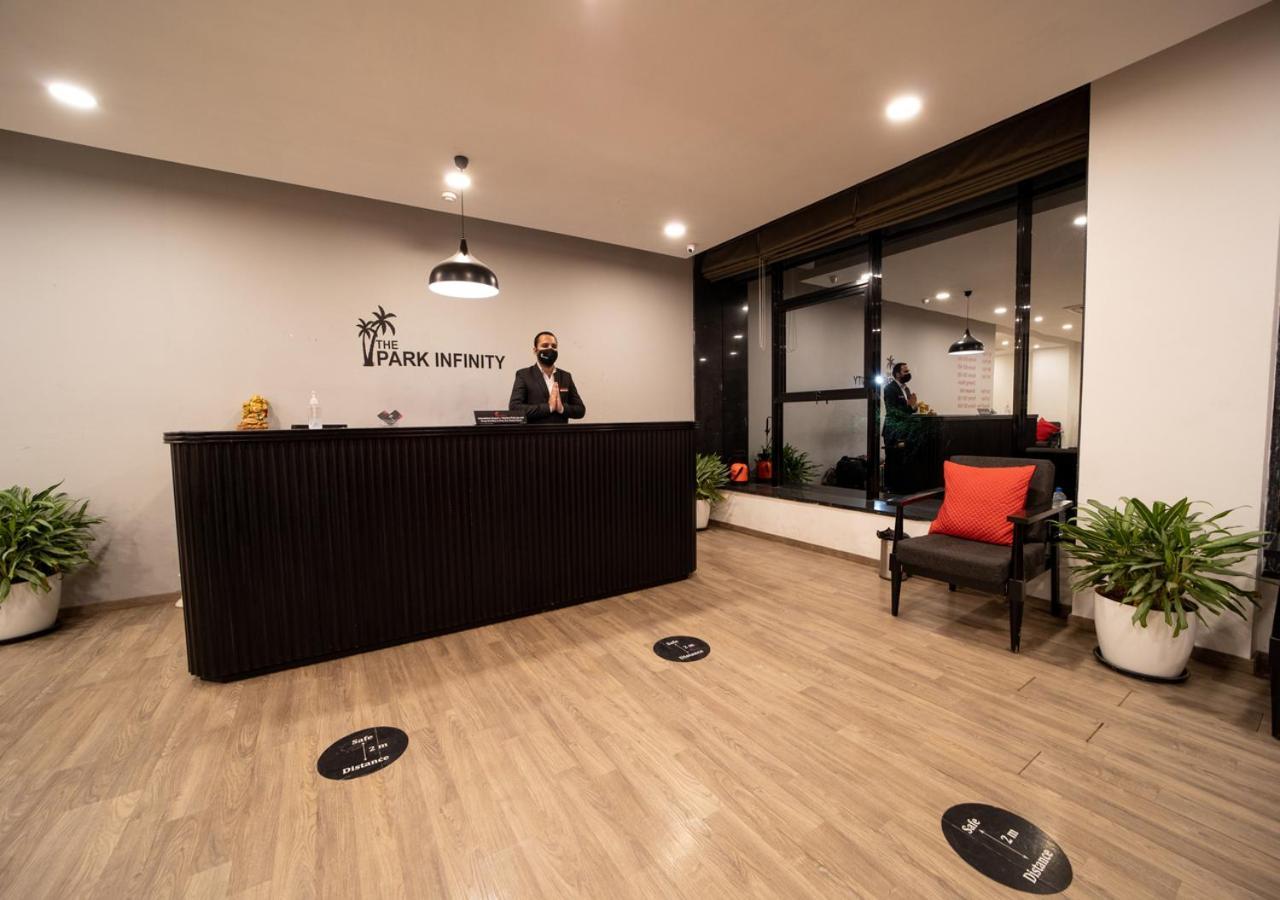 Hotel The Park Infinity Surat Esterno foto