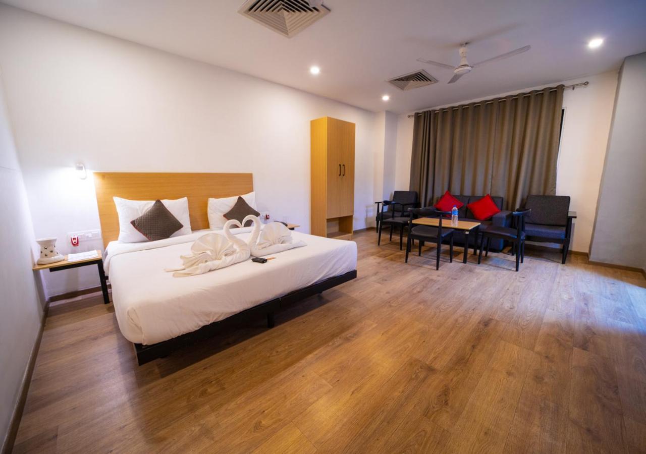 Hotel The Park Infinity Surat Esterno foto